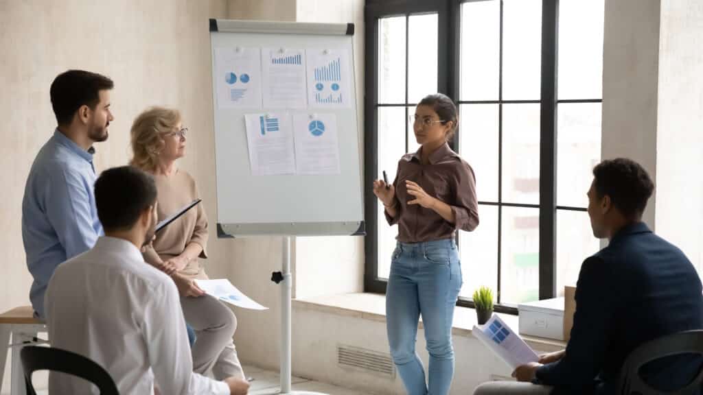 Un equipo de comercio electrónico pone en marcha una estrategia para aumentar las ventas en los marketplaces gracias a los consejos y sugerencias de Shippingbo