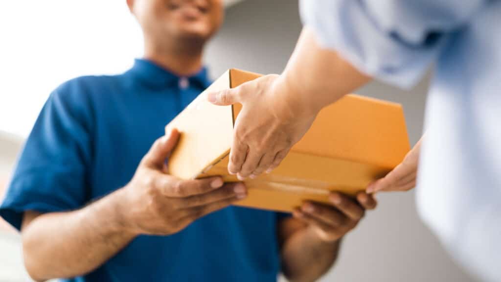 parcel shipping e-commerce colissimo