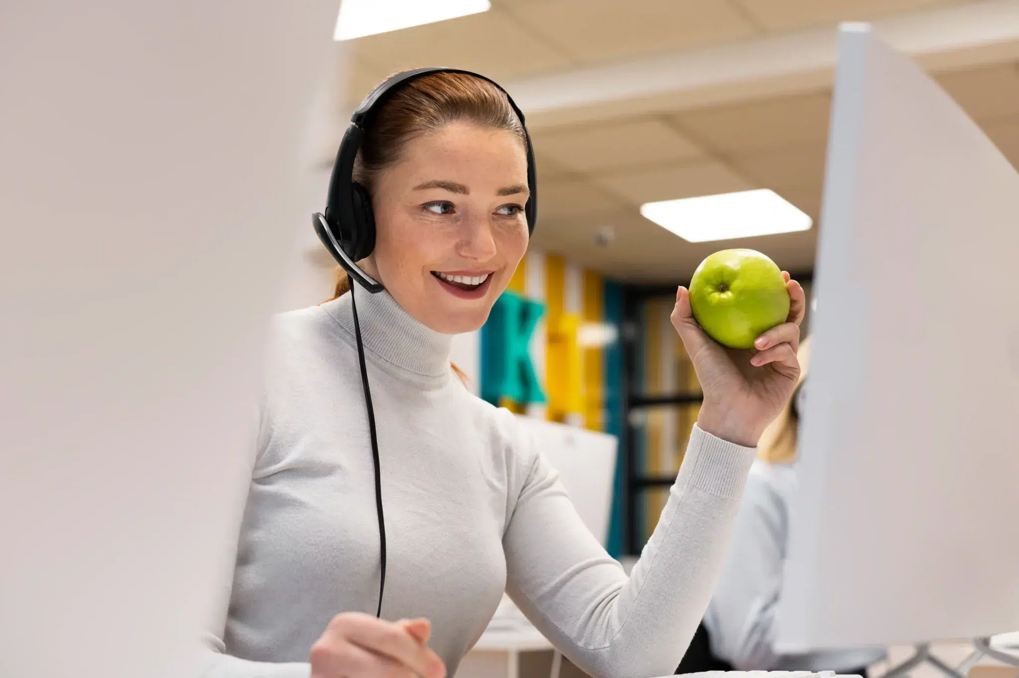 femme au service client 
