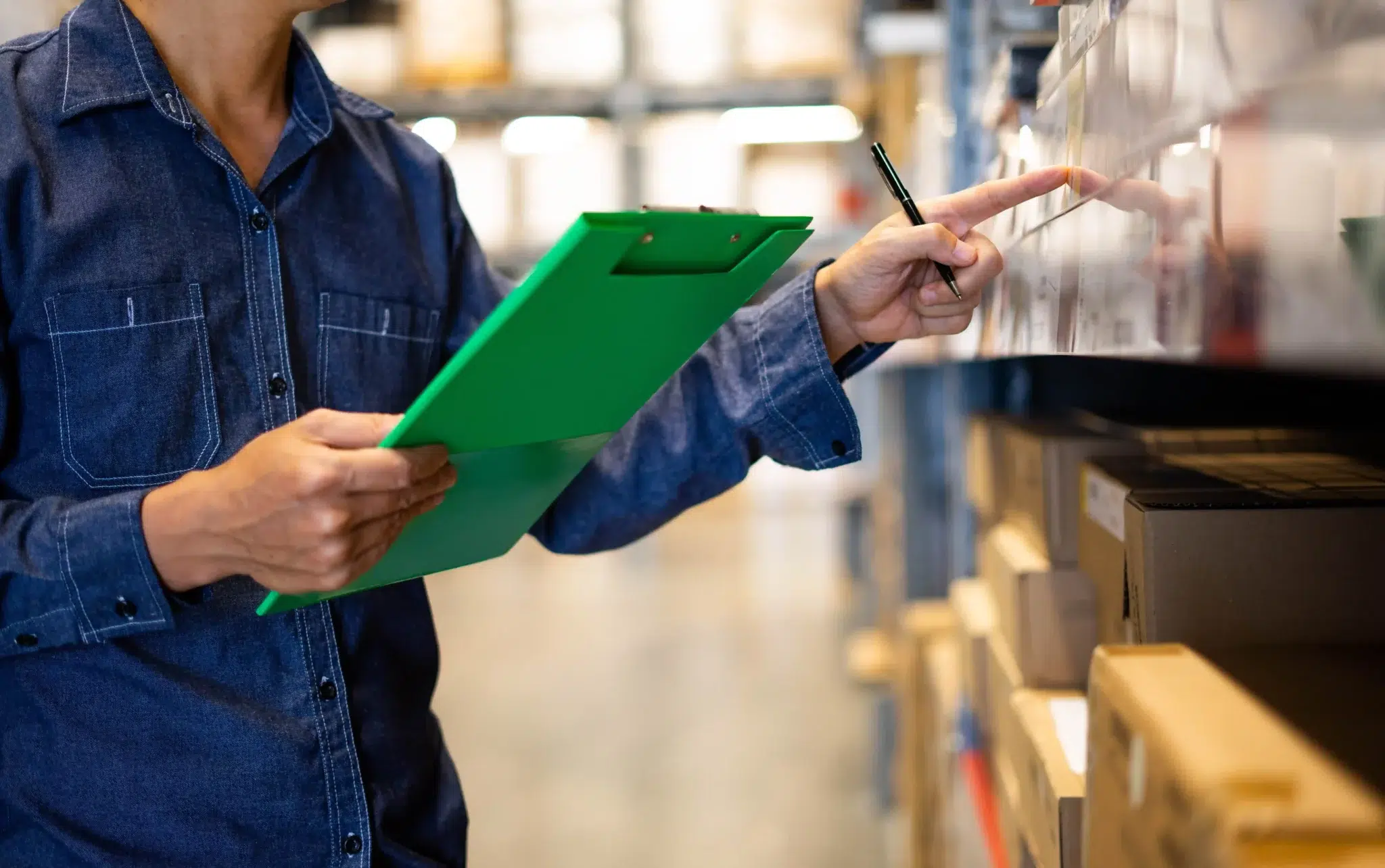 Vérification des stocks en entrepôt