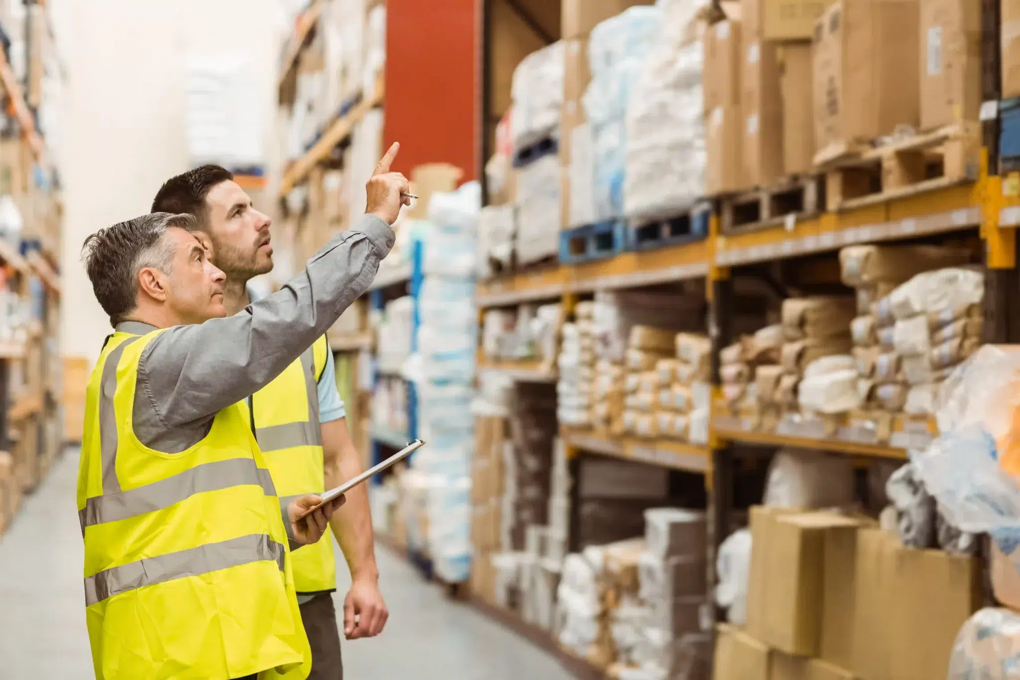 logisticians in Nîmes  