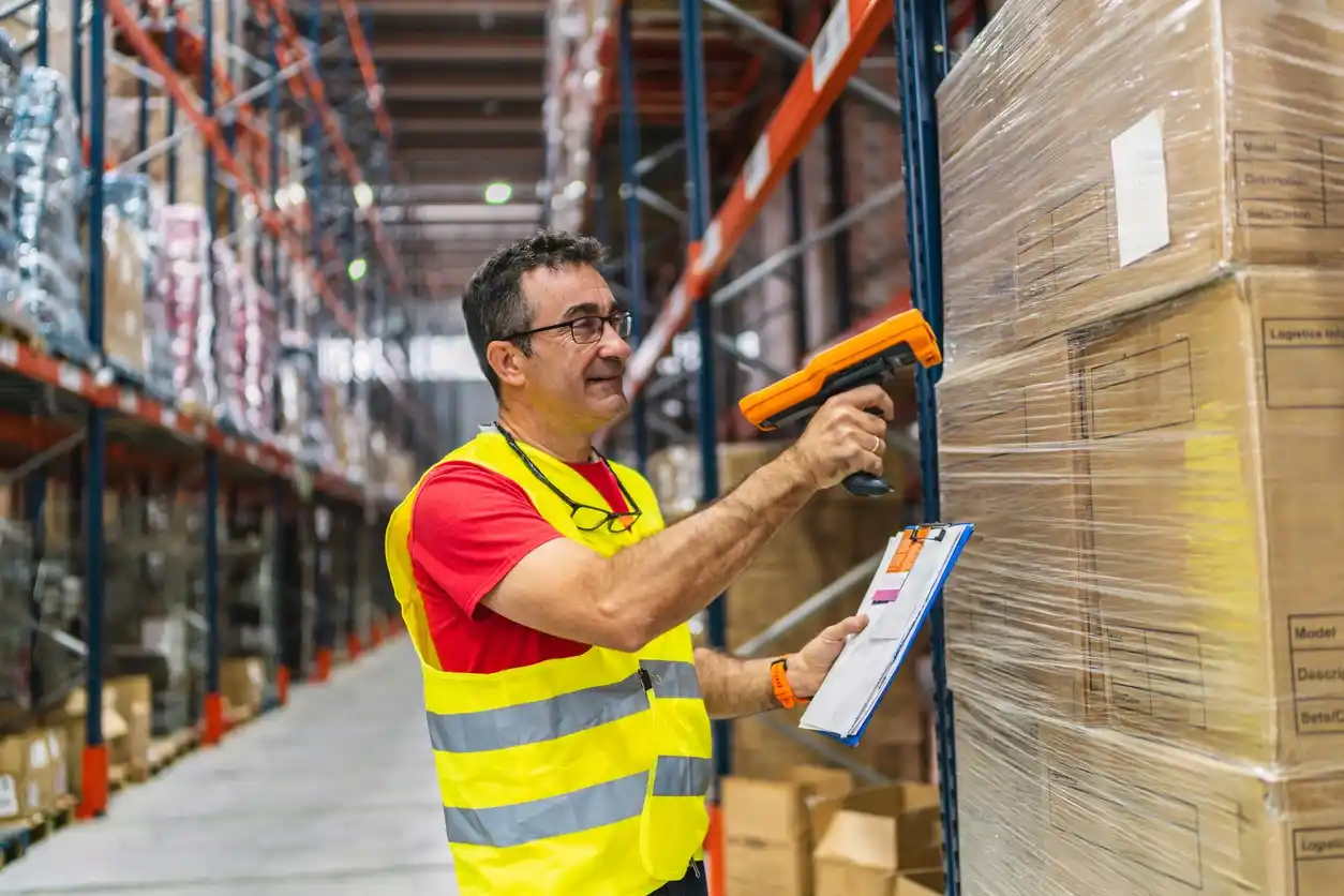 Comment optimiser sa logistique pour gérer la différence DLC, DLUO, DDM.