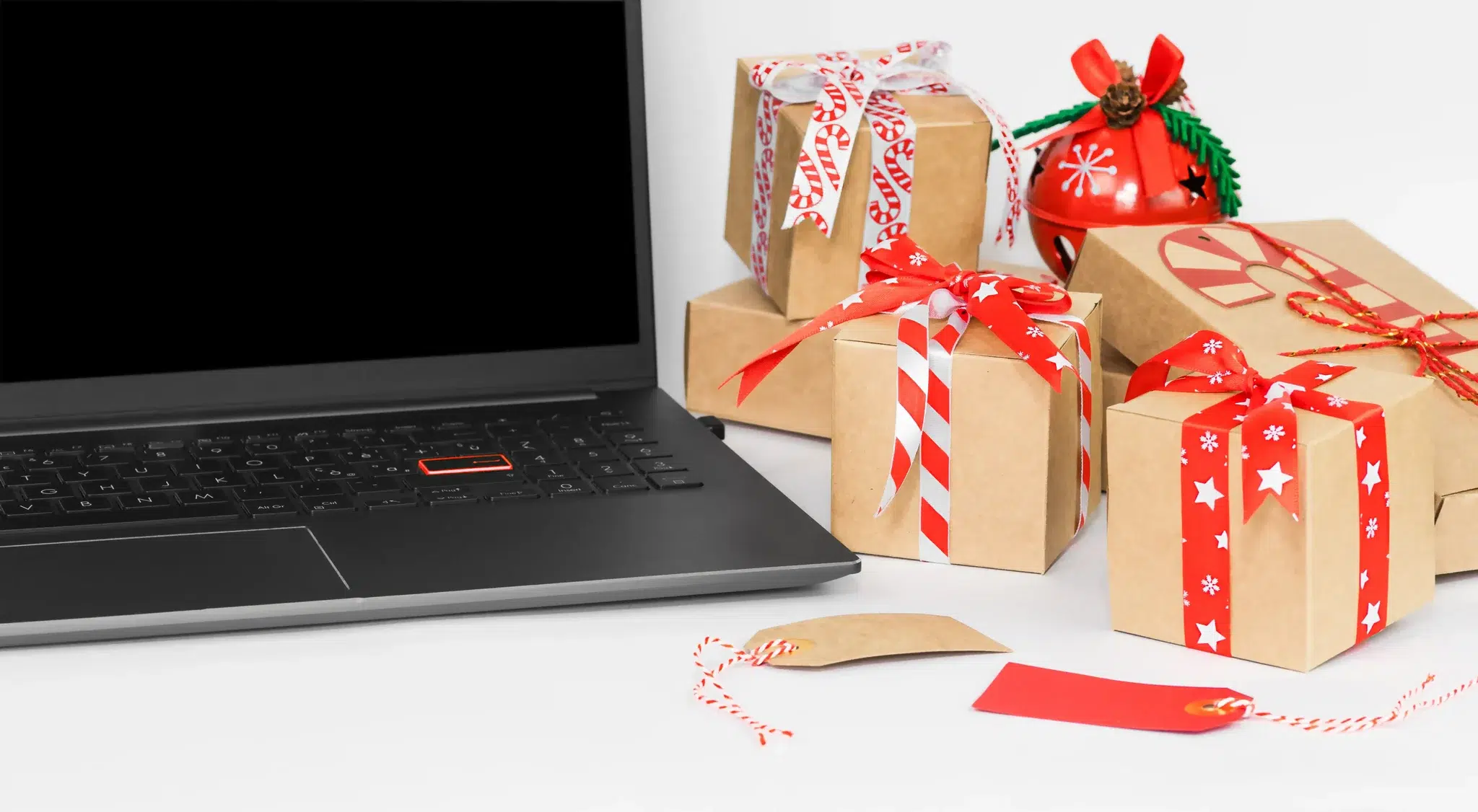 What are the challenges of e-commerce logistics during the holiday season?